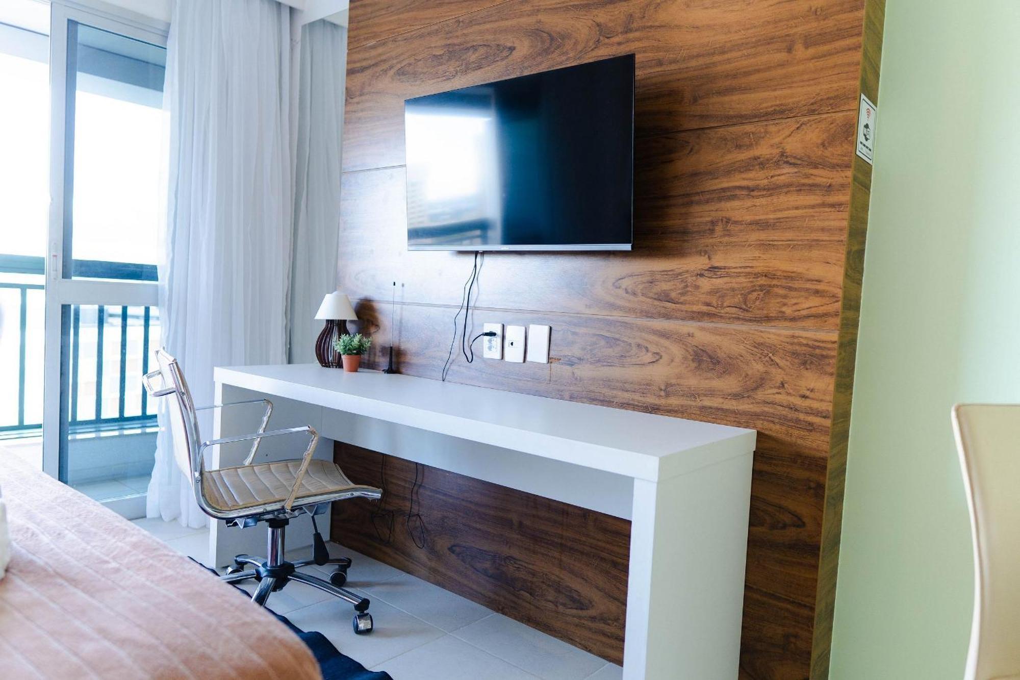 V910 Com Vista Esplanada E Tv Smart Brasilia